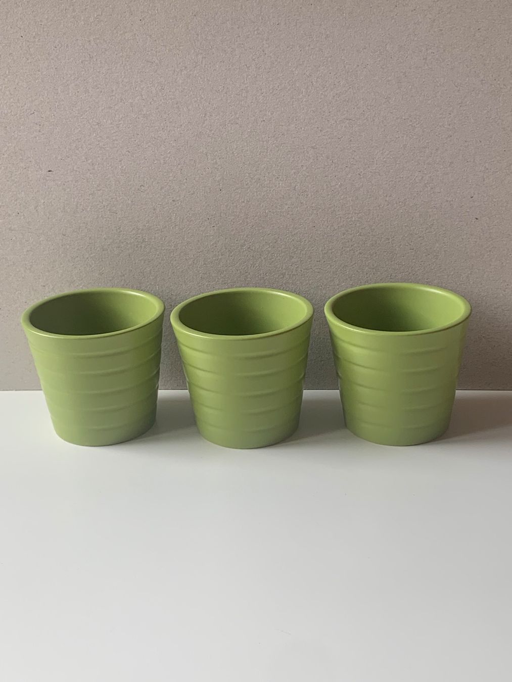 Ikea Vasi per fiori: Set aus 3 kleinen grünen Blumentöpfen – Usato da Zürich venduto da Leonieonie.