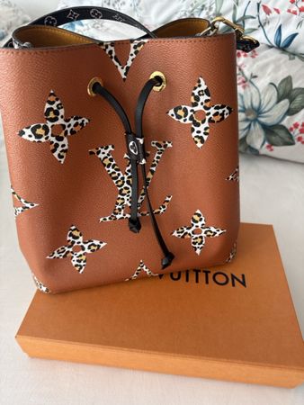 Louis Vuitton Handtasche Modell NeoNoe braun mit Box