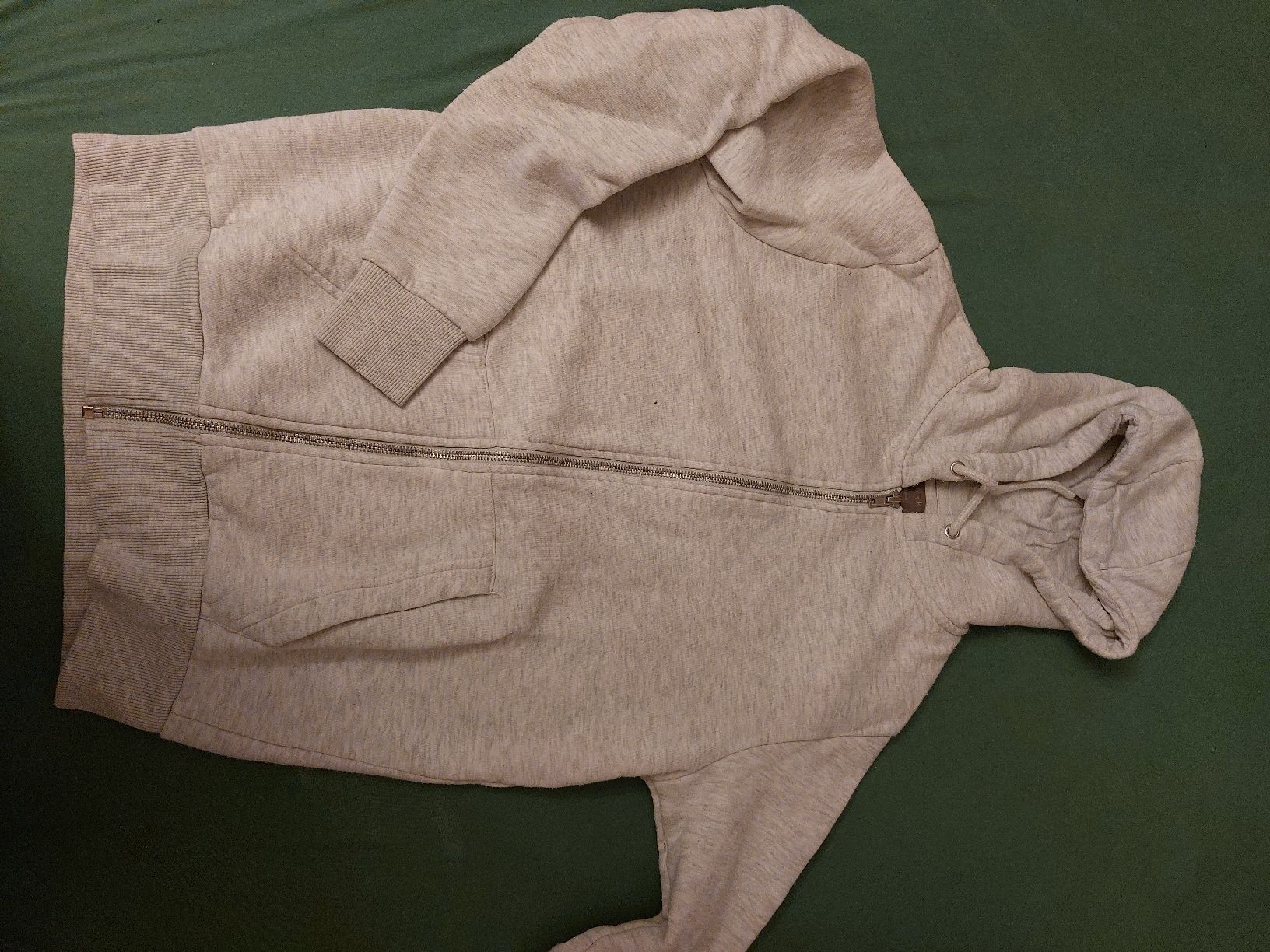 Primark Maglioni & Felpe: Primark Kapuzenpullover mit Reissverschluss – Usato da Gwatt (Thun) venduto da B.D.999