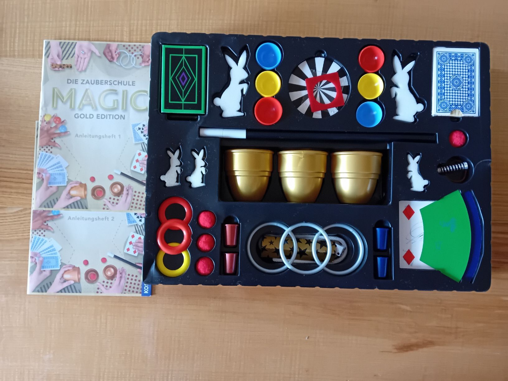 Kosmos Spiele: Zauberkasten Magic Gold Edition - 150 Tricks – Gebraucht aus St. Ursen von Su_Vo-Bi 1