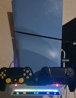 Sony PlayStation 5 Konsole mit zwei Controllern