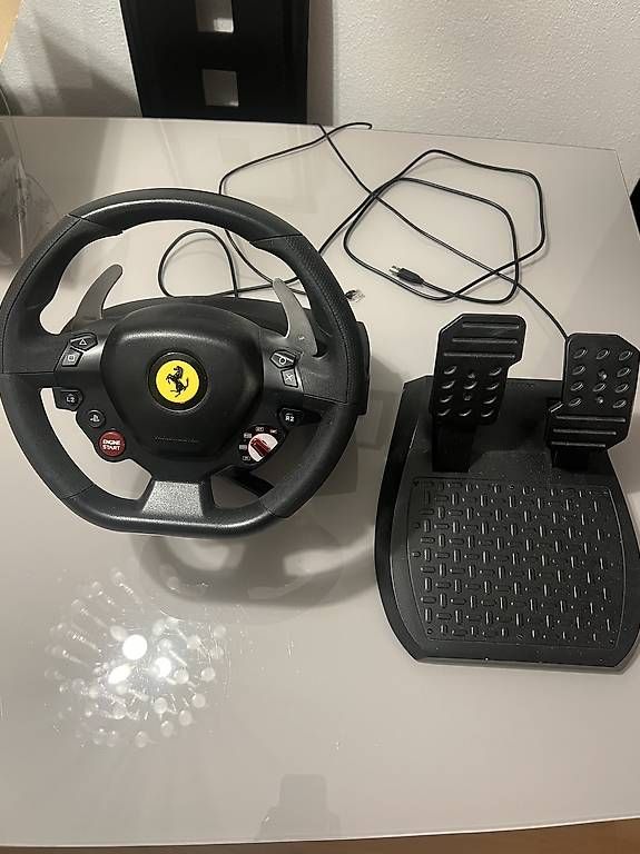 Manettes: Thrustmaster Ferrari Racing Wheel inkl. Pedale  – D'occasion à Wil SG par saj_gs7b 2