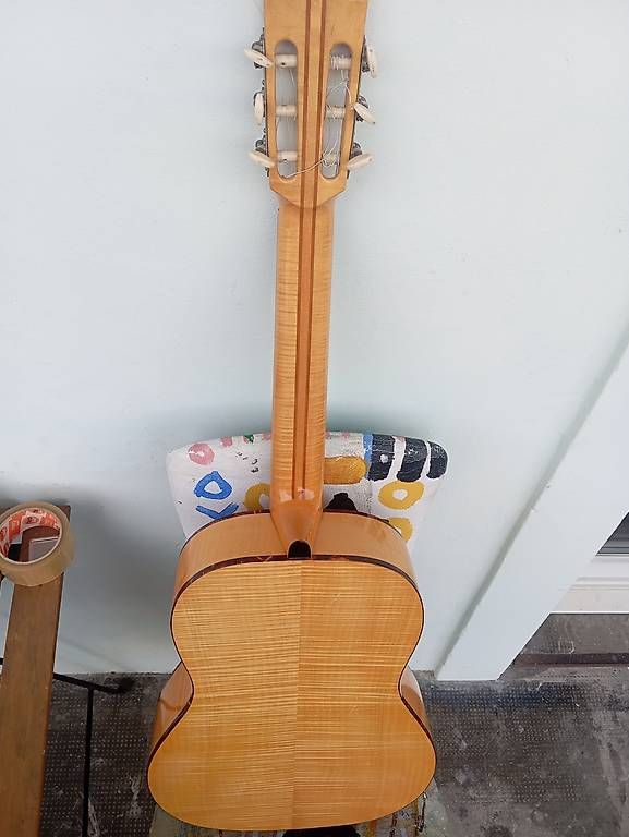Vintage Strumenti musicali: Vintage Classic gitarre – Usato da Basel venduto da Petergunn 2