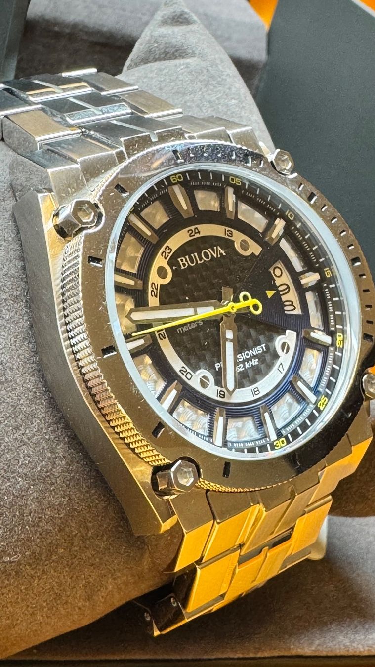 Bulova Montres: Bulova Precisionist  Champlain Chronograph Full Set Neu – Neuf avec emballage d'origine à Untersiggenthal par TimeandShine 6