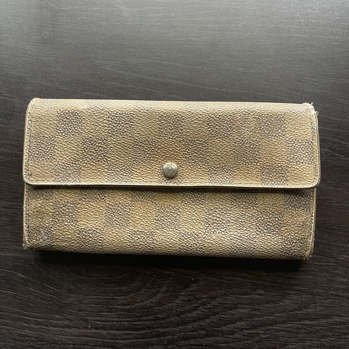 Louis Vuitton Brieftaschen: Vintage Louis Vuitton beige long wallet – Gebraucht aus Genève von FoundTears