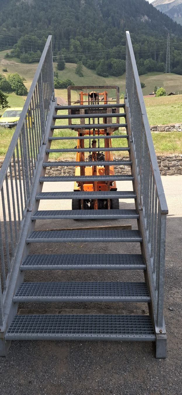 Treppen: Treppe verzinkt mit Geländer – Gebraucht aus Reichenbach i. K. von Wskorpion 2