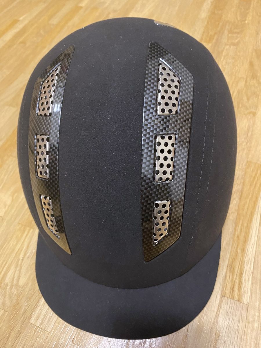 Lotti di vestiti: Reit Helm und Handschuhe – Nuovo e nell'imballaggio originale da Oftringen venduto da mercedes019
