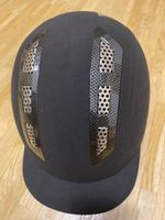 Reit Helm und Handschuhe