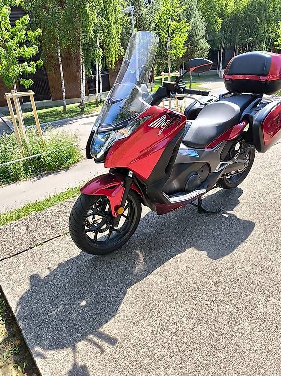 Touring: Honda Integra 750 D – Usato da zürich venduto da bukii 1