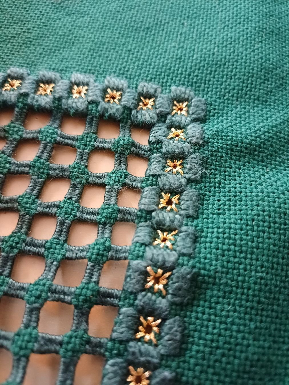 Decken: Tischdecke mit Hardanger Stickerei – Gebraucht aus Windlach von lanuj 2