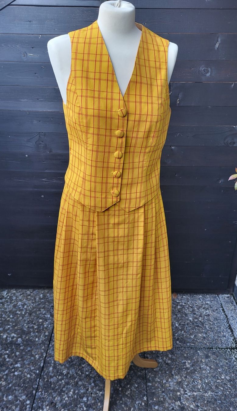 Gonne: Jupe & Gilet – Nuovo (secondo la descrizione) da Fribourg venduto da VictoriaShop7 1