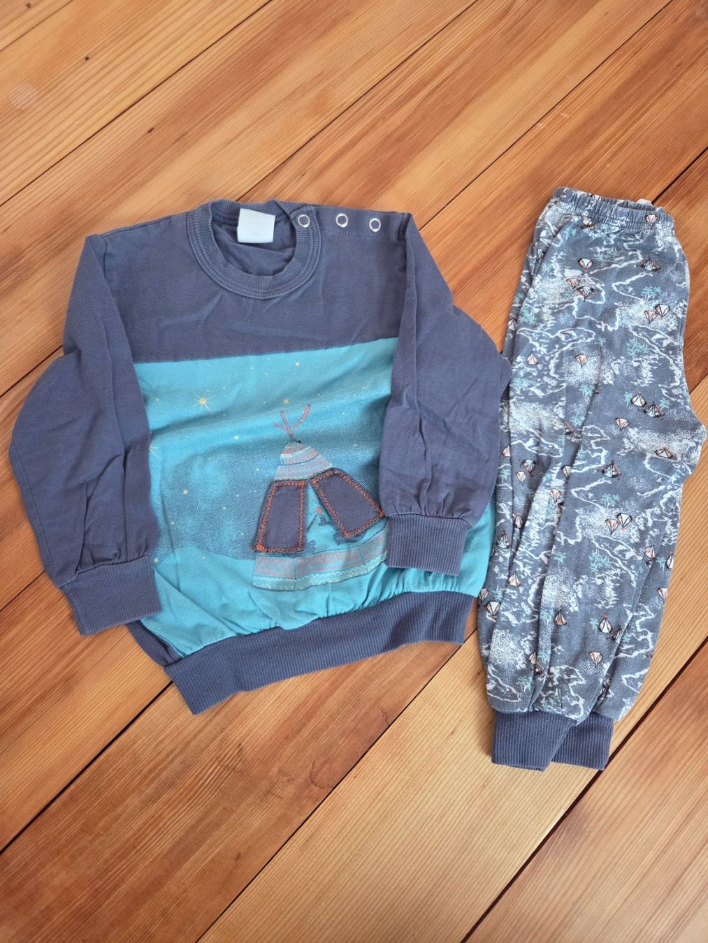 Calida Pigiama & Simili: Kinder Pyjama Grösse 80 – Usato da Horgen venduto da sel_c9py