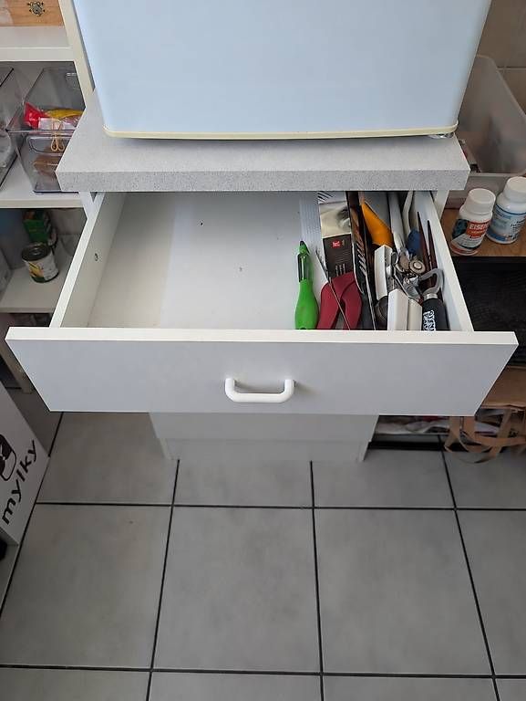 Kommoden: kleiner Schrank mit einer Schublade  – Gebraucht aus fällanden von dav_s7zg 1