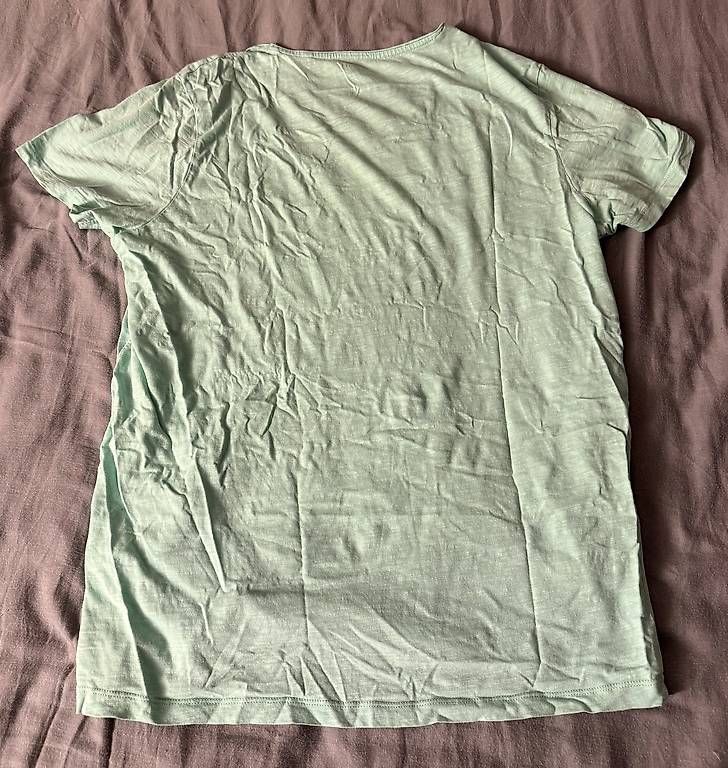 T-shirts: Hellgrünes T-Shirt – D'occasion à Wädenswil par dom_pz5d 2