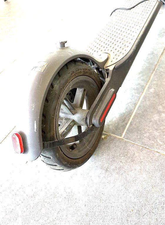 Kickboard: Xiaomi Mi Electric Scooter Pro – Usato da Choëx venduto da Xims 3