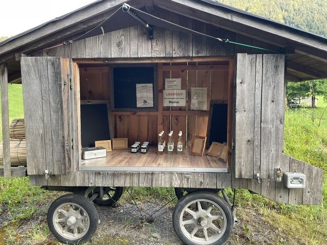 Rimorchi: Verkaufsstand auf Anhänger – Usato da Sattel venduto da JonO11