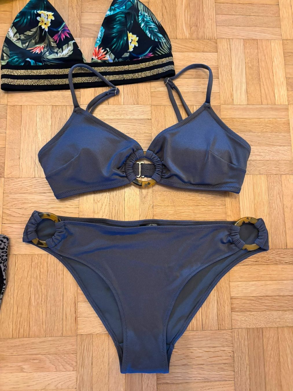 Costumi da bagno & Bikini: Lot de maillots de bain – Usato da Onex venduto da kattrina 3