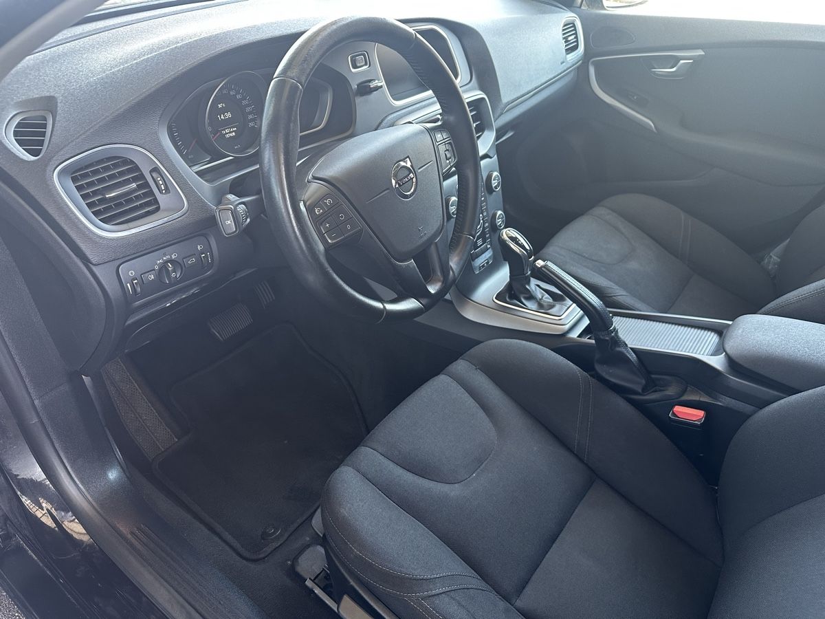Volvo Autos: Volvo V40 D2 – Gebraucht aus Luzern von Swiss-Garage 5