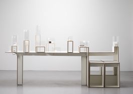 meuble, vitrine de designer d'exposition