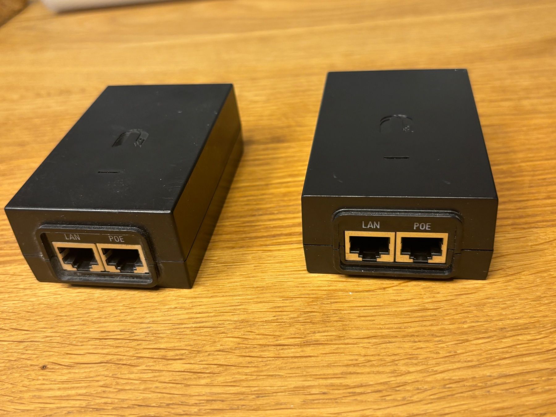 Ubiquiti Unità & Adattatore: 2x Ubiquiti Unifi Poe Injector – Usato da Buchrain venduto da col_r8xc