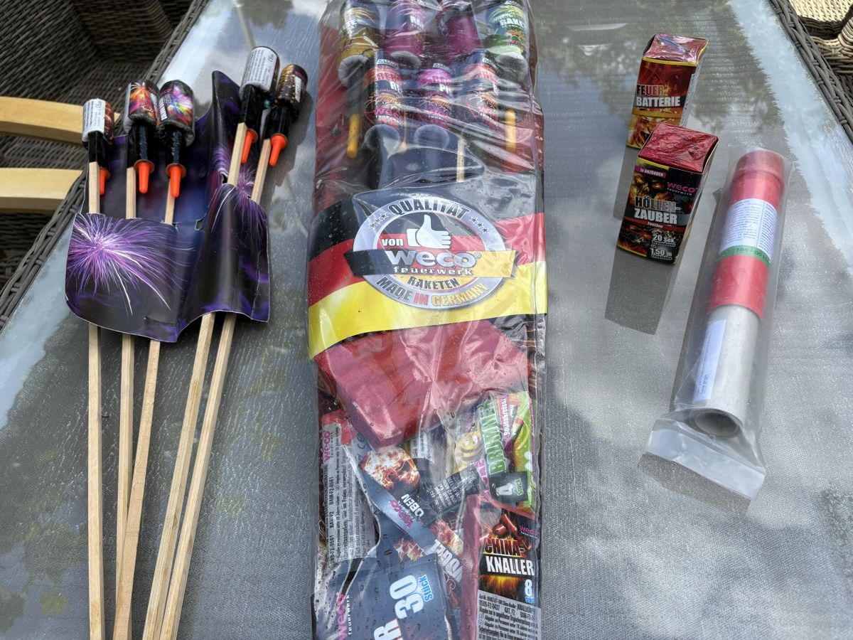 Spielzeuge: Grosses Feuerwerk-Set – Gebraucht aus Zürich von Orionos 7