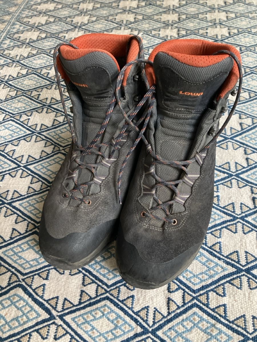 Lowa Herrenschuhe: Lowa Wanderschuh Explorer GTX grau Grösse 46  – Gebraucht aus Wangen b. Olten von nad_gg7s