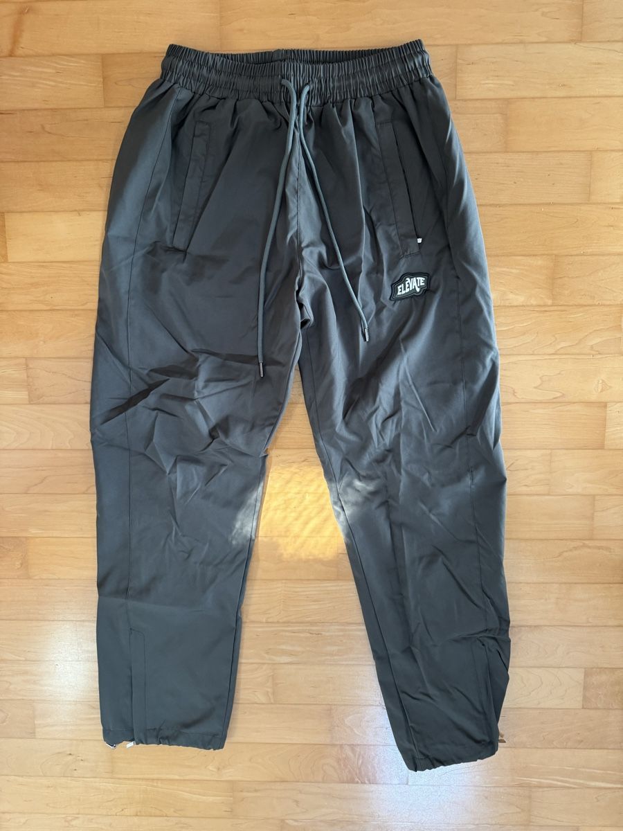 Pantaloni: Elevate Hose grün – Nuovo (secondo la descrizione) da Maisprach venduto da jokoundklaas