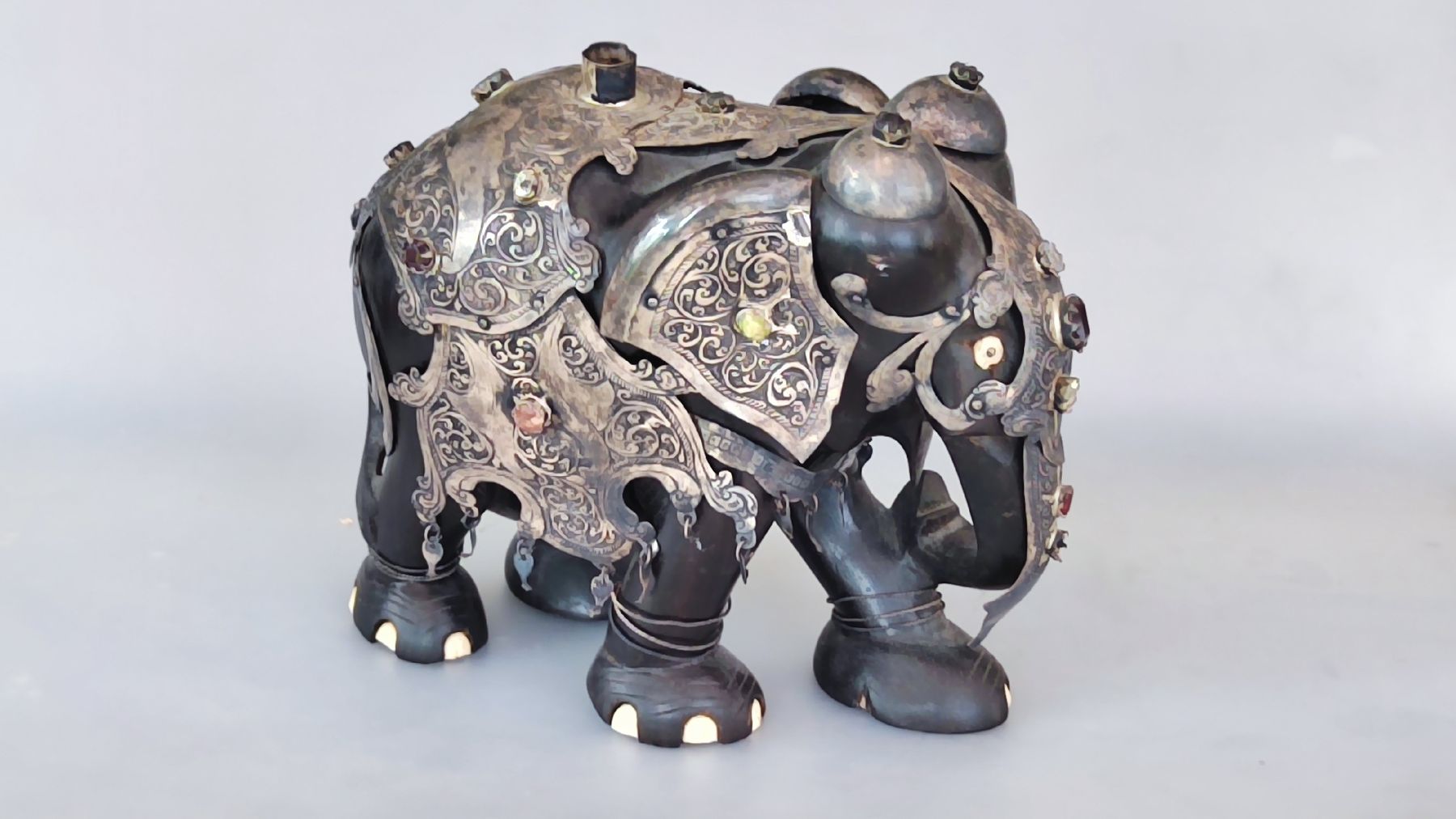Toutes les décorations: Elefant (vermutlich aus Indien)  – D'occasion à Grenchen par Elefantenfam 1