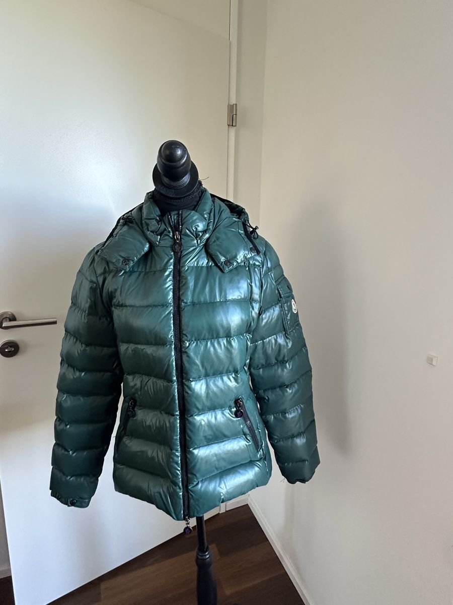 Moncler Jacken: Moncler Puffer jacket - size 3 - bottlegreen – Gebraucht aus Langnau am Albis von bar_ml6k
