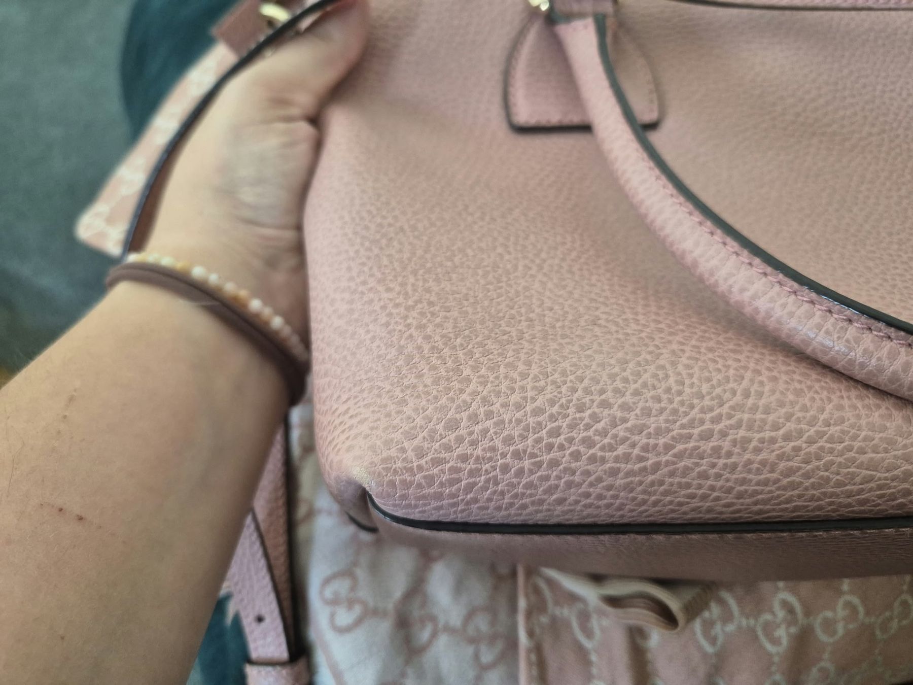 Gucci Lotti di vestiti: Gucci Herbstset - Tasche, Gurt, Schal. – Usato da Bottmingen venduto da Plemenito 4