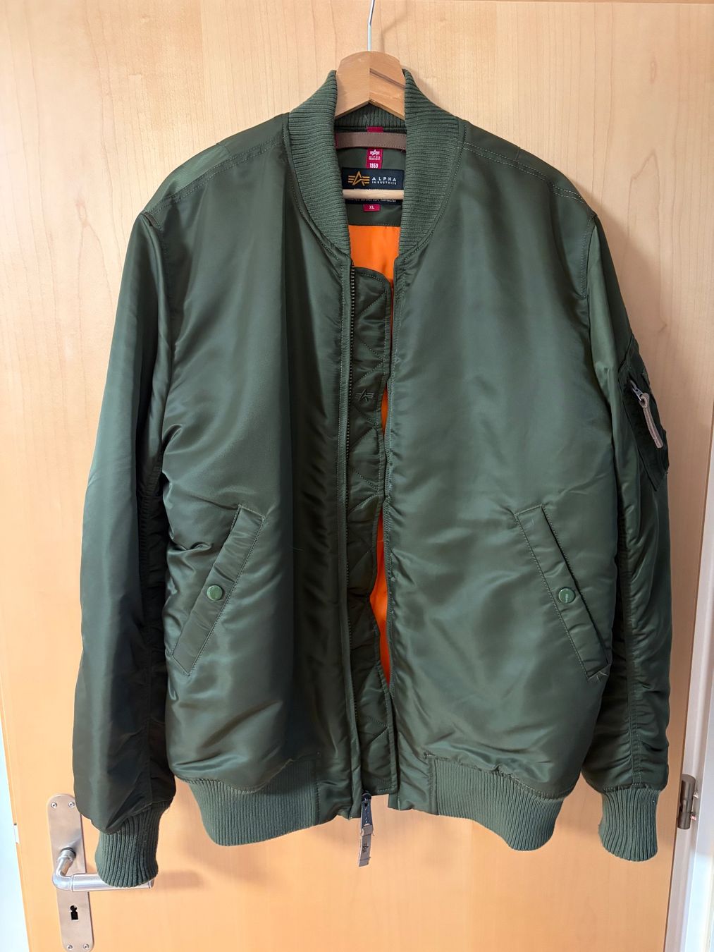 Alpha Industries Giacche: Alpha Industries Jacke – Usato da Sachseln venduto da zol_w65w