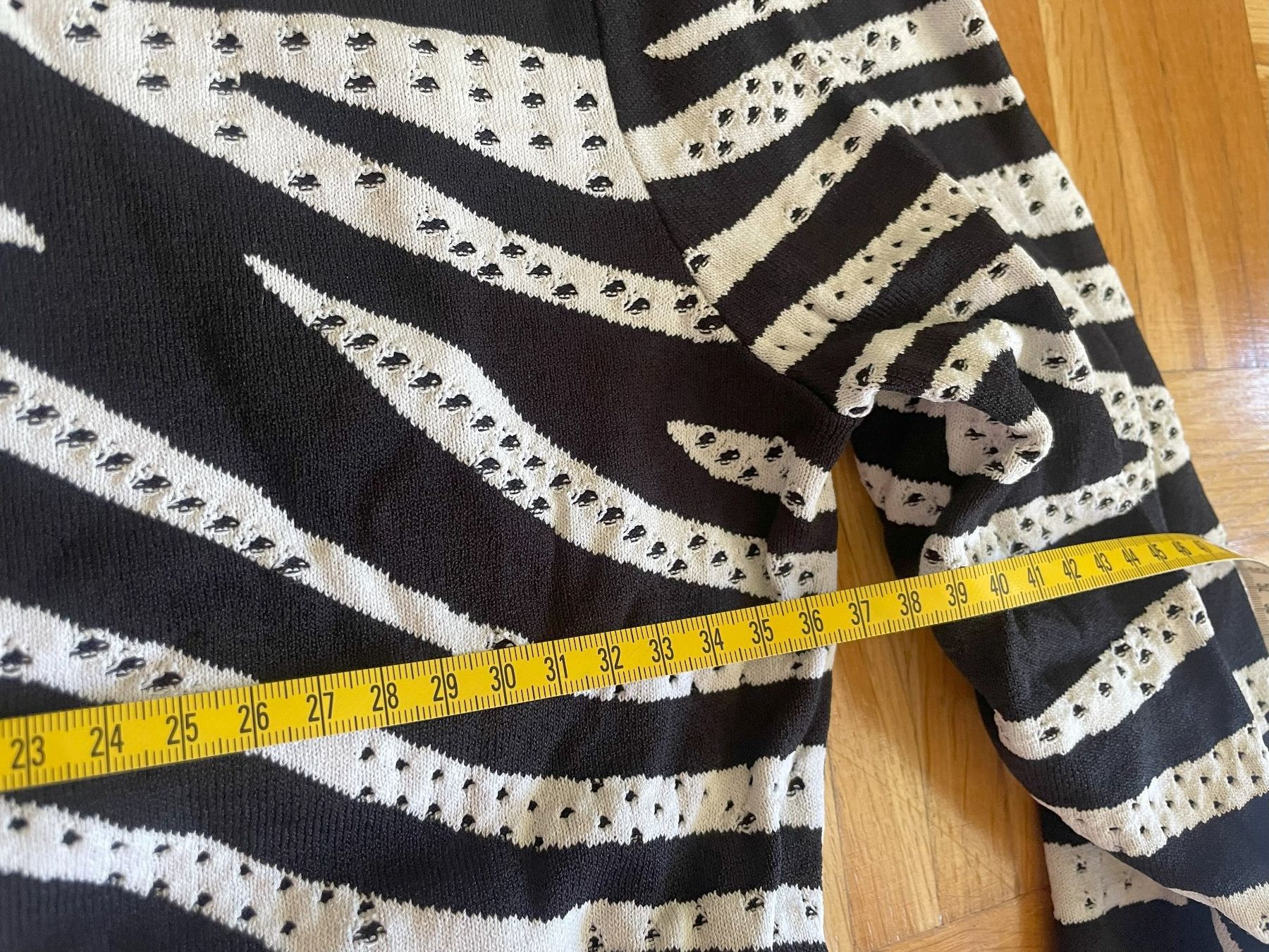 Karen Millen Maglioni & Felpe: Karen Millen Zebra-Pulli Grösse S – Usato da Zürich venduto da Miush999 2