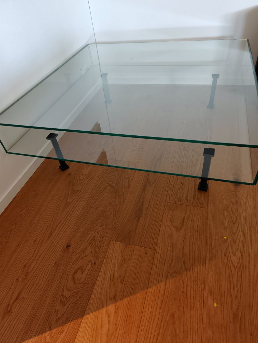 Tische: Glastisch mit vier Beinen – Gebraucht aus Adligenswil von ser_6mpq 2
