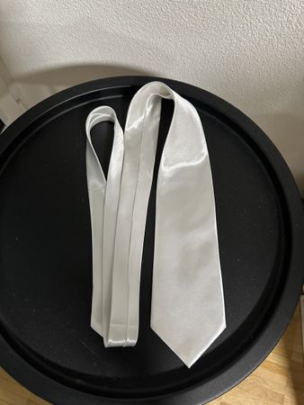 Krawatte weiss