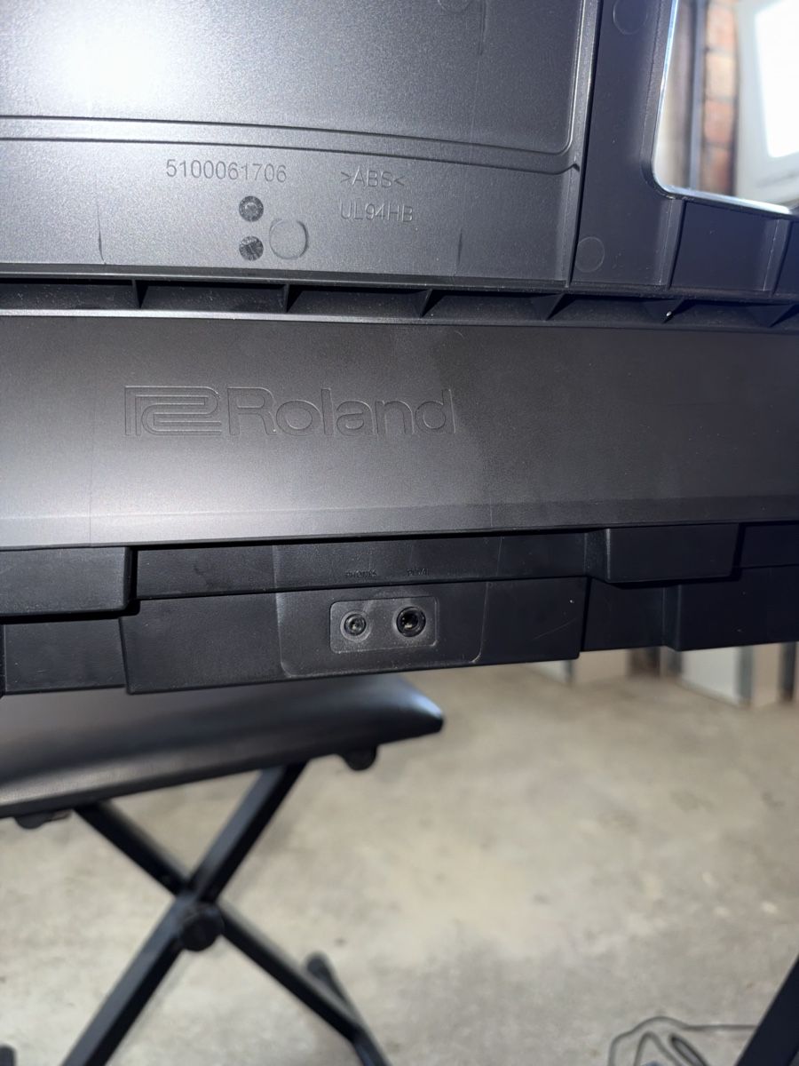 Roland Strumenti musicali: Roland FP-10 Digitalpiano – Usato da Zürich venduto da xen_tj2m 5