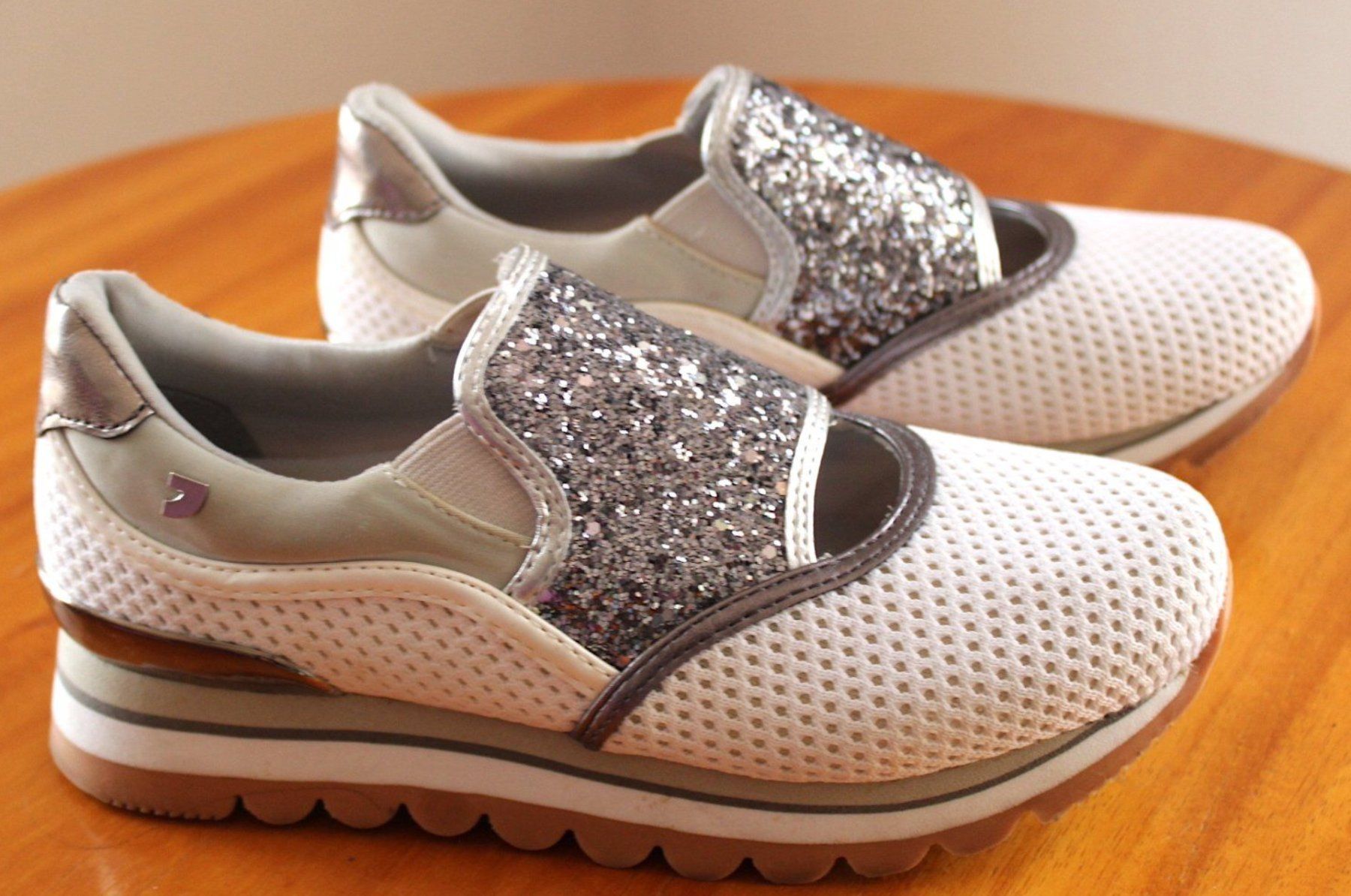 Scarpe da donna: Damen Sneaker , Gr. 37 – Usato da Locarno venduto da madame-tus-sauds 3