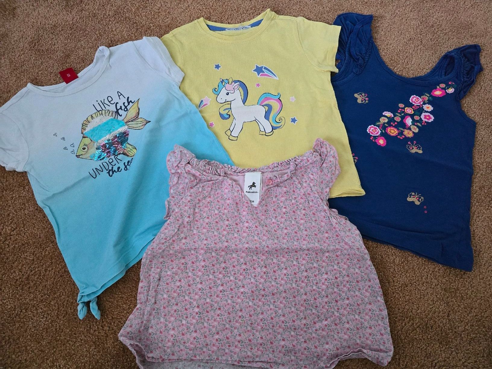 Ensembles coordonnés: 4 Mädchen Shirts Gr. 92-98 – D'occasion à Unterentfelden par Panda-87