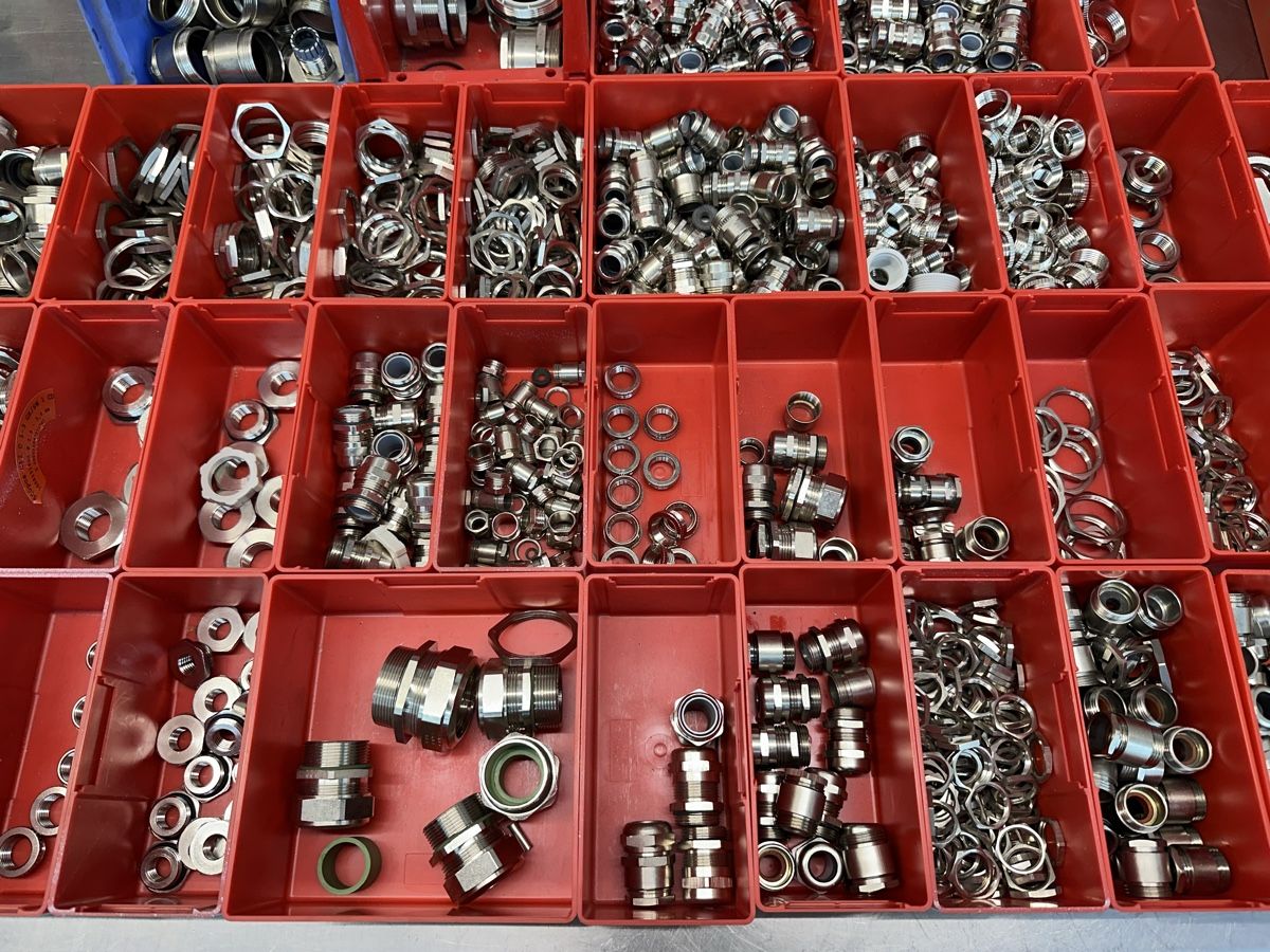 Altro per industria metallurgica: Kabelverschraubung Set neu konvolut – Nuovo (secondo la descrizione) da Schwende venduto da weesli 2