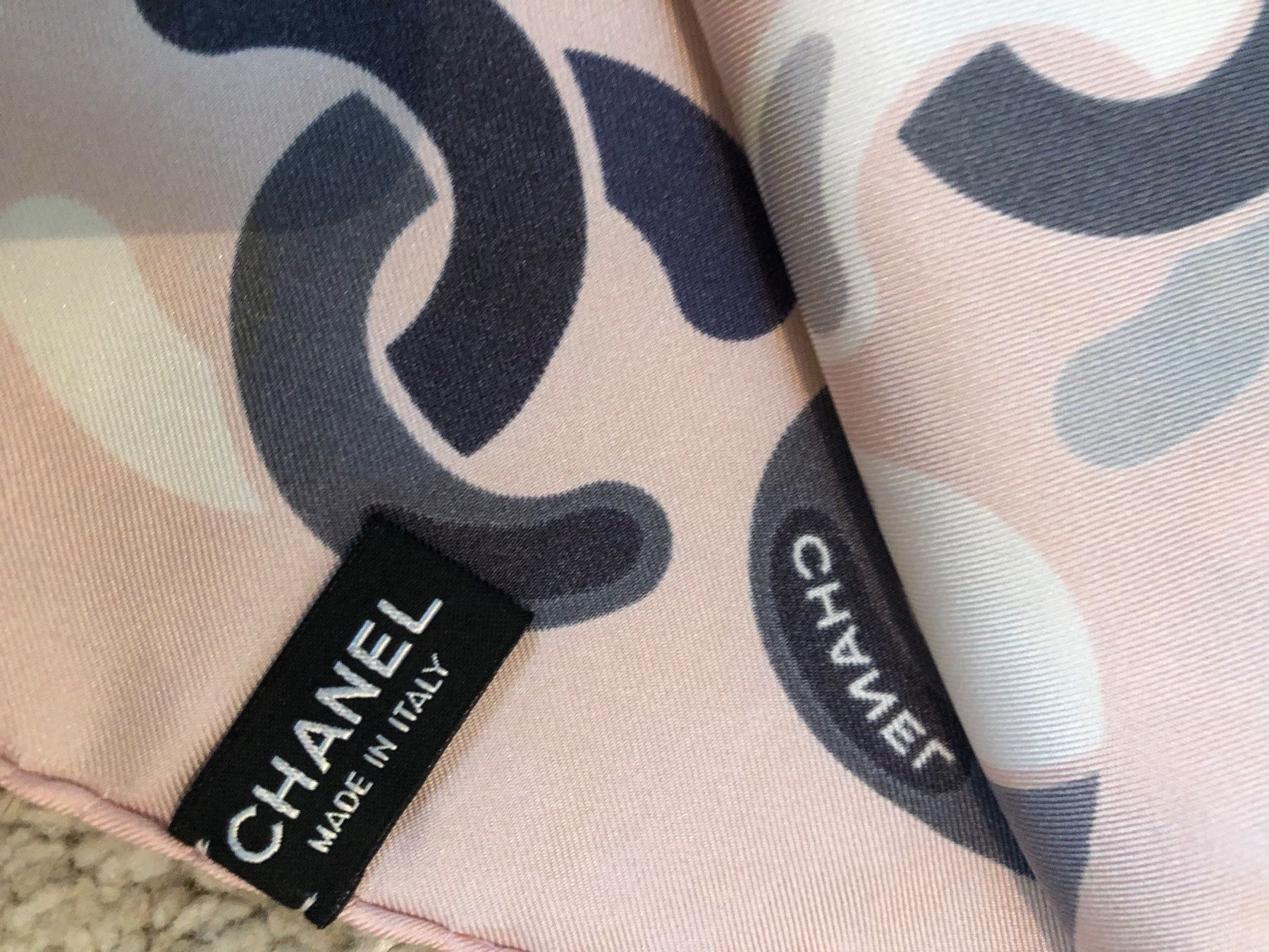Chanel Foulard & Sciarpe: Chanel Foulard – Nuovo (secondo la descrizione) da Pregassona venduto da Reluxuryspace 4