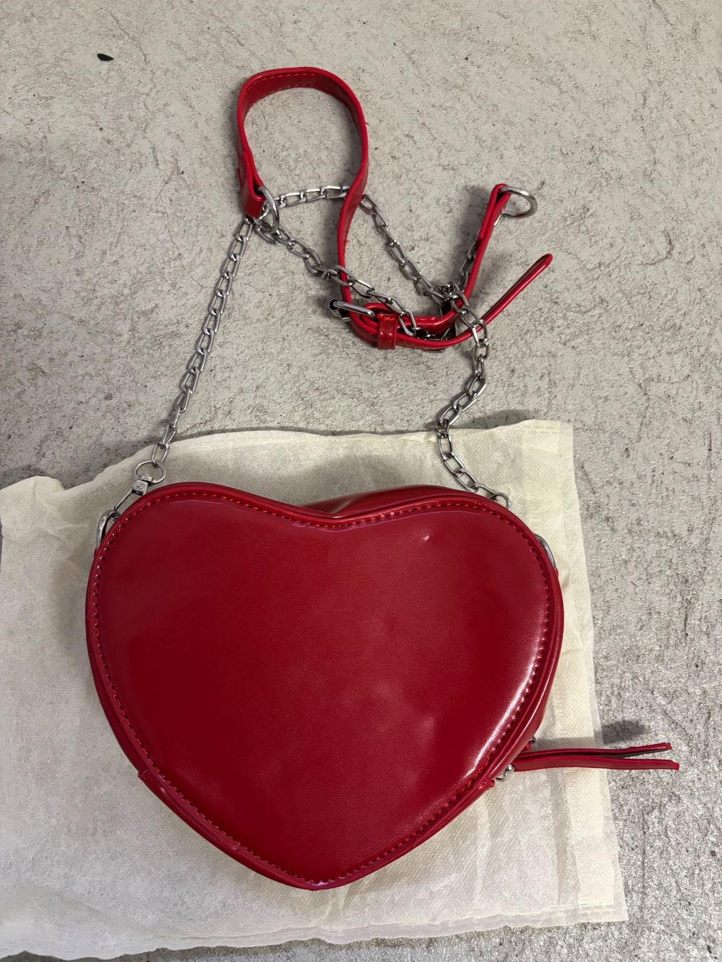Borse da donna: Trendige Herz Tasche rot mit Kette – Usato da Sonterswil venduto da VD-Service 1