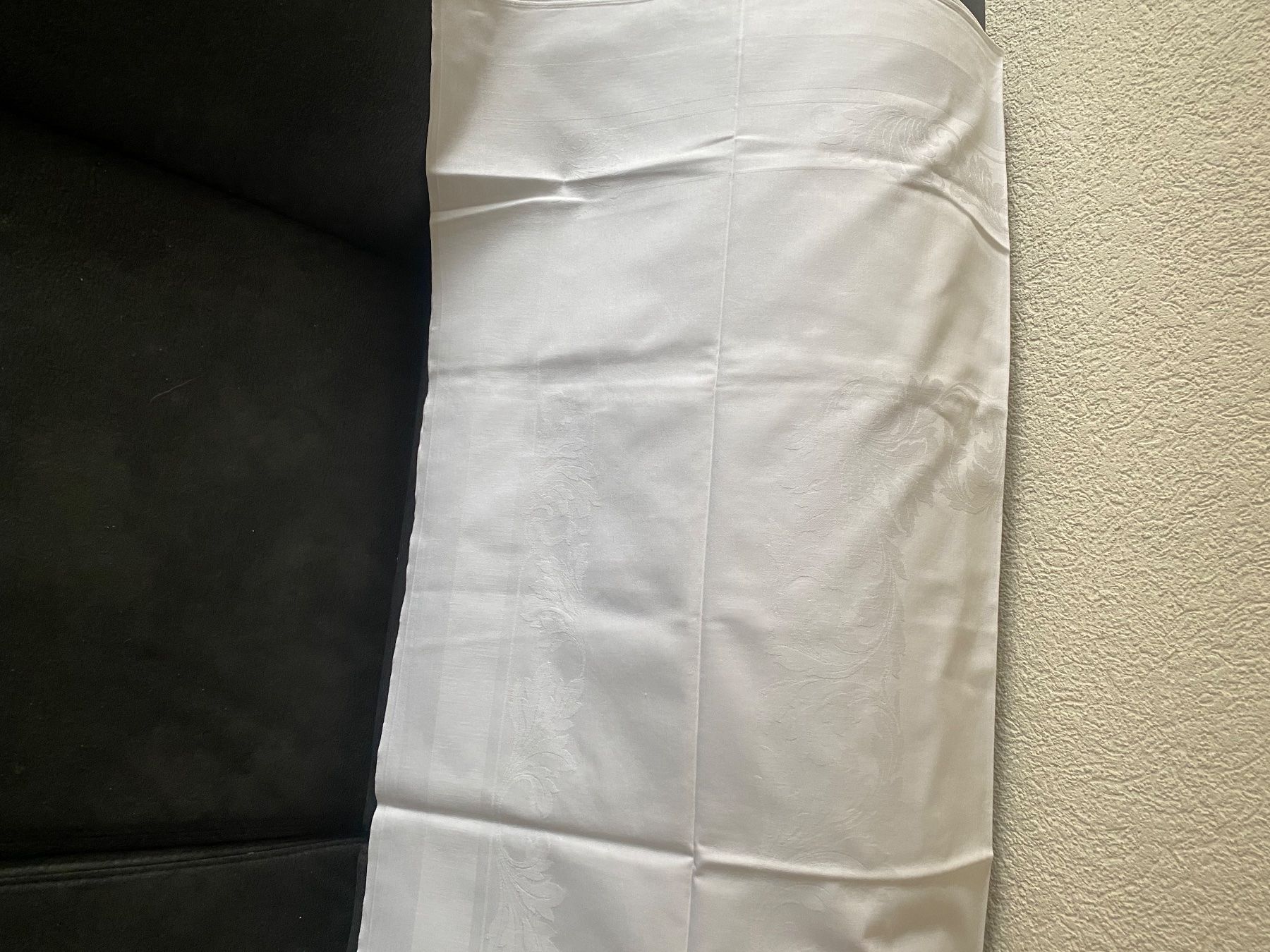 Altra biancheria da tavola: Tischdecke  weiss mit feinem Muster – Usato da Allenwinden venduto da Obalu 2
