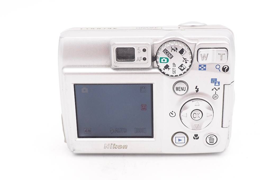 Fotocamera: Nikon Coolpix 4600 – Usato da Basel venduto da joshvandalism 1