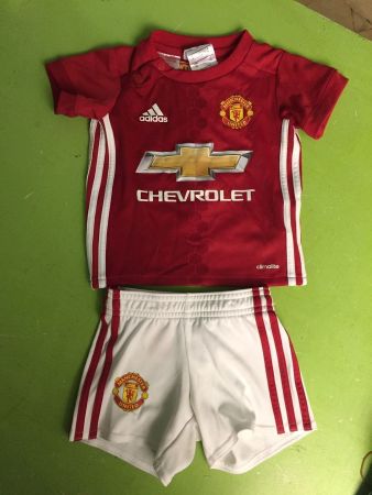 Neues Adidas Manchester United Fussballset Gr.68