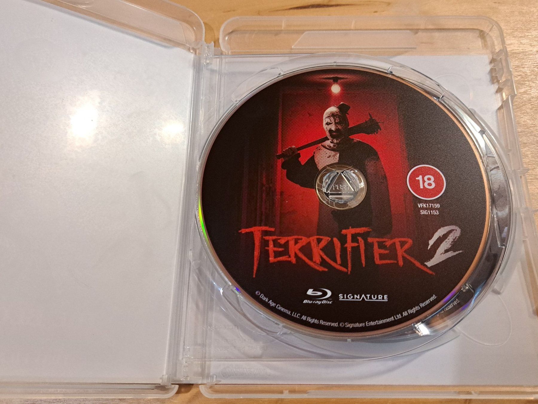 Tutti i DVDs: Blu-Ray Terrifier und Terrifier 2, The Bloody Double – Nuovo (secondo la descrizione) da Unterseen venduto da Kanica 8