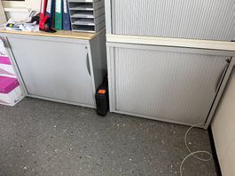 Verschiedene Rolladenschränke zu verschenken