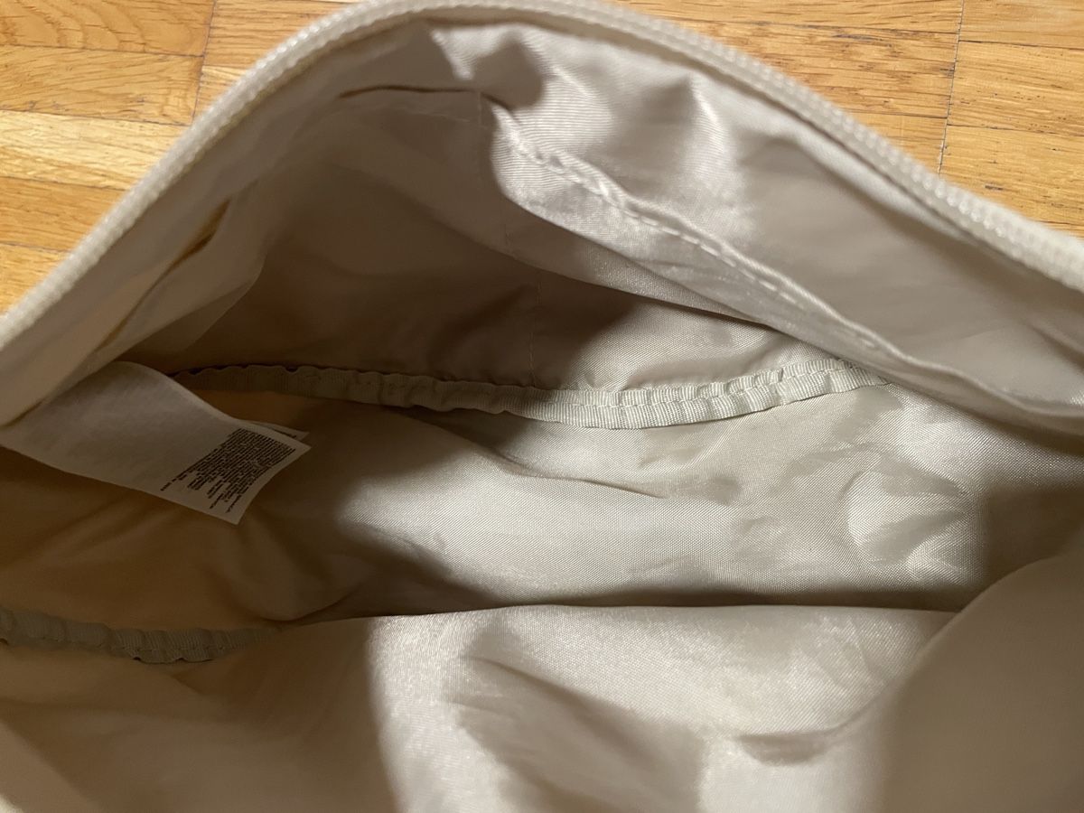 Uniqlo Sacs: Uniqlo Round Mini Shoulder Bag Beige – Neuf (Voir description) à Neuchatel par shi_9fzw 6