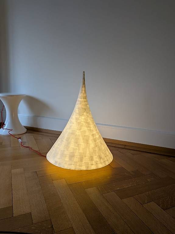 Lampes: Lampe de sol design – D'occasion à Lausanne par Akkadis