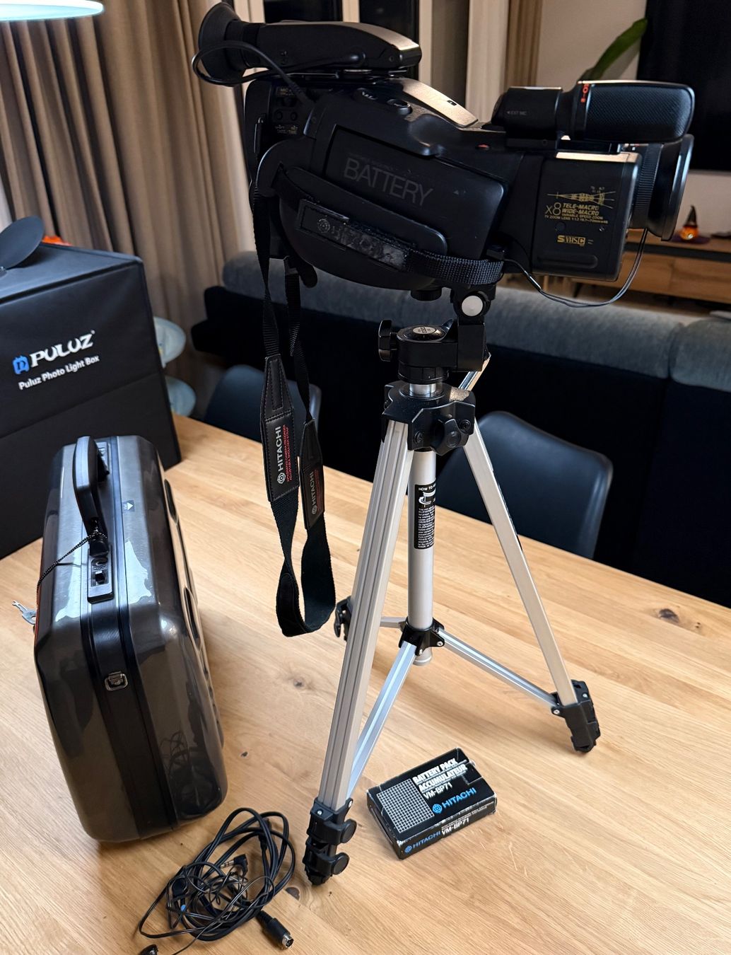 Hitachi Videocamere: HITACHI INTEGRATED CAMERA & VIDEO VM - S83 E – Usato da Dietikon venduto da gab_qz7y 2