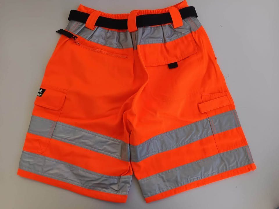 Pantaloni: Neue Arbeitshose grösse M. – Nuovo e nell'imballaggio originale da Buchs SG venduto da sem_vd5r 1
