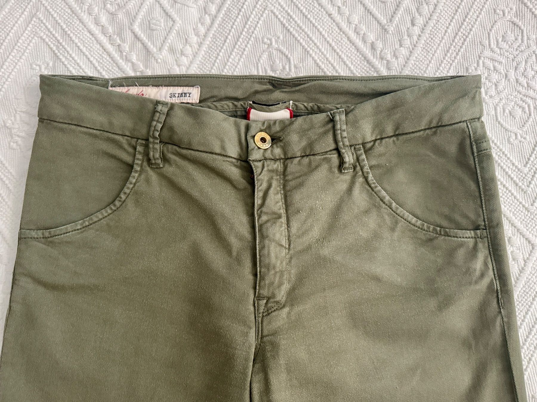Jeans: CYCLE-Jeans, Gr. 30, olivgrün – D'occasion à Erlinsbach SO par Romstrasse 2